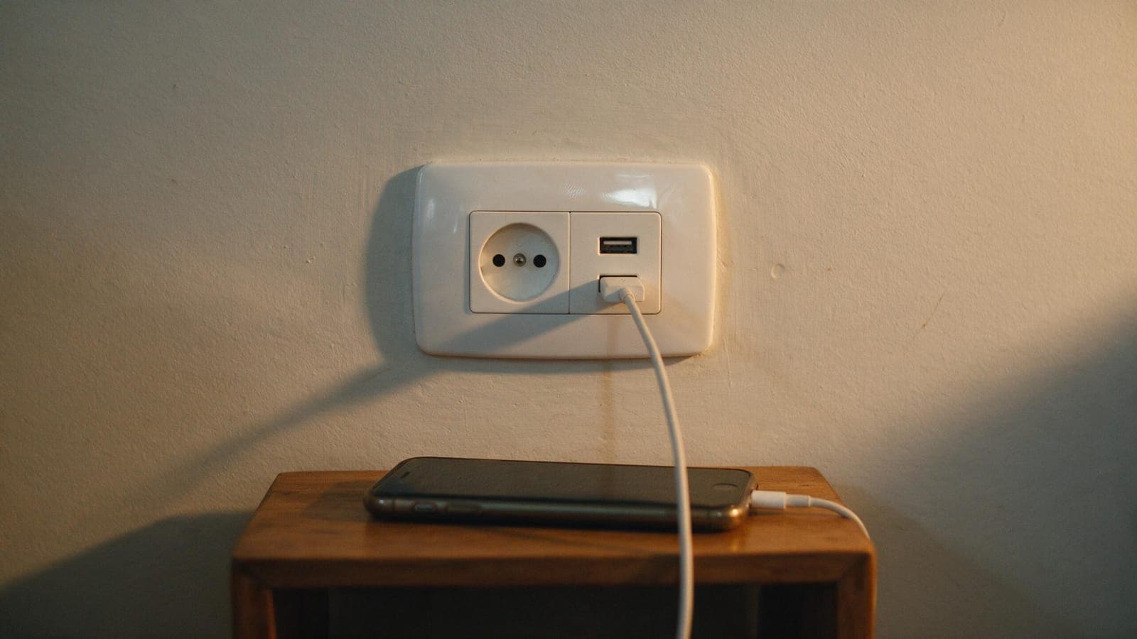 Tomadas USB e Inteligentes: Vale a Pena em 2026?